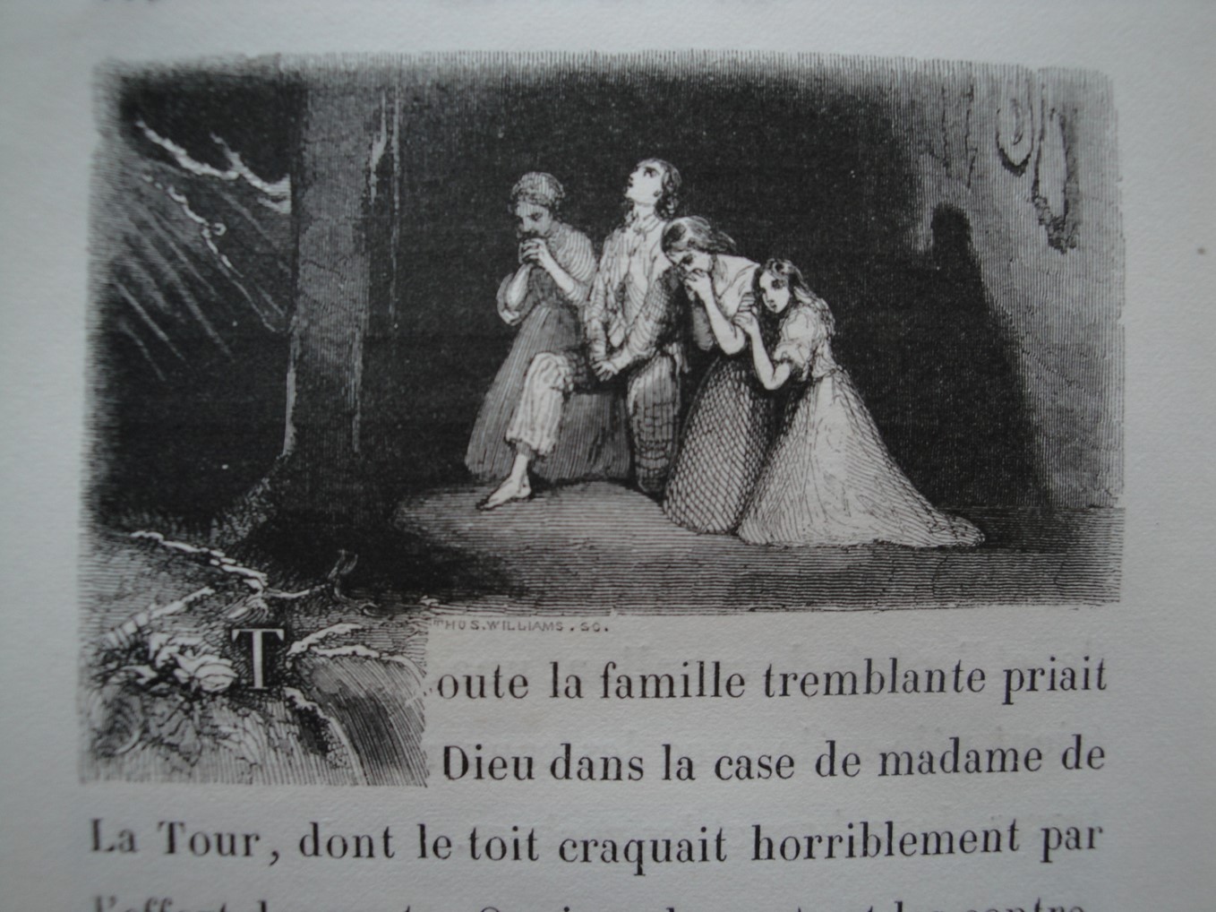 «Toute la famille tremblante priait Dieu dans la case de madame de La Tour». Léon Curmer, 1838. Figure 27.
