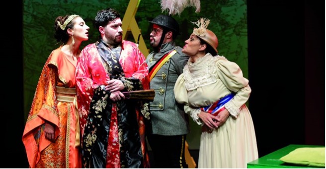 «Adaptation théâtrale du roman “O Mandarim”(1880)» de Eça de Queiroz, par la troupe de théâtre d’Amalda, en 2019. Disponible en ligne: https://ctalmada.pt/o-mandarim-5/ 